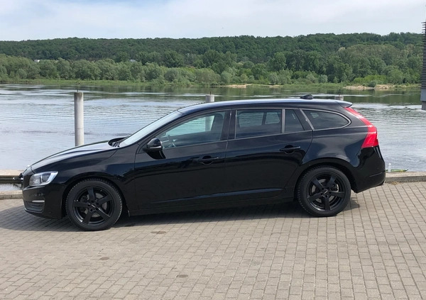 Volvo V60 cena 45900 przebieg: 285000, rok produkcji 2015 z Włocławek małe 667